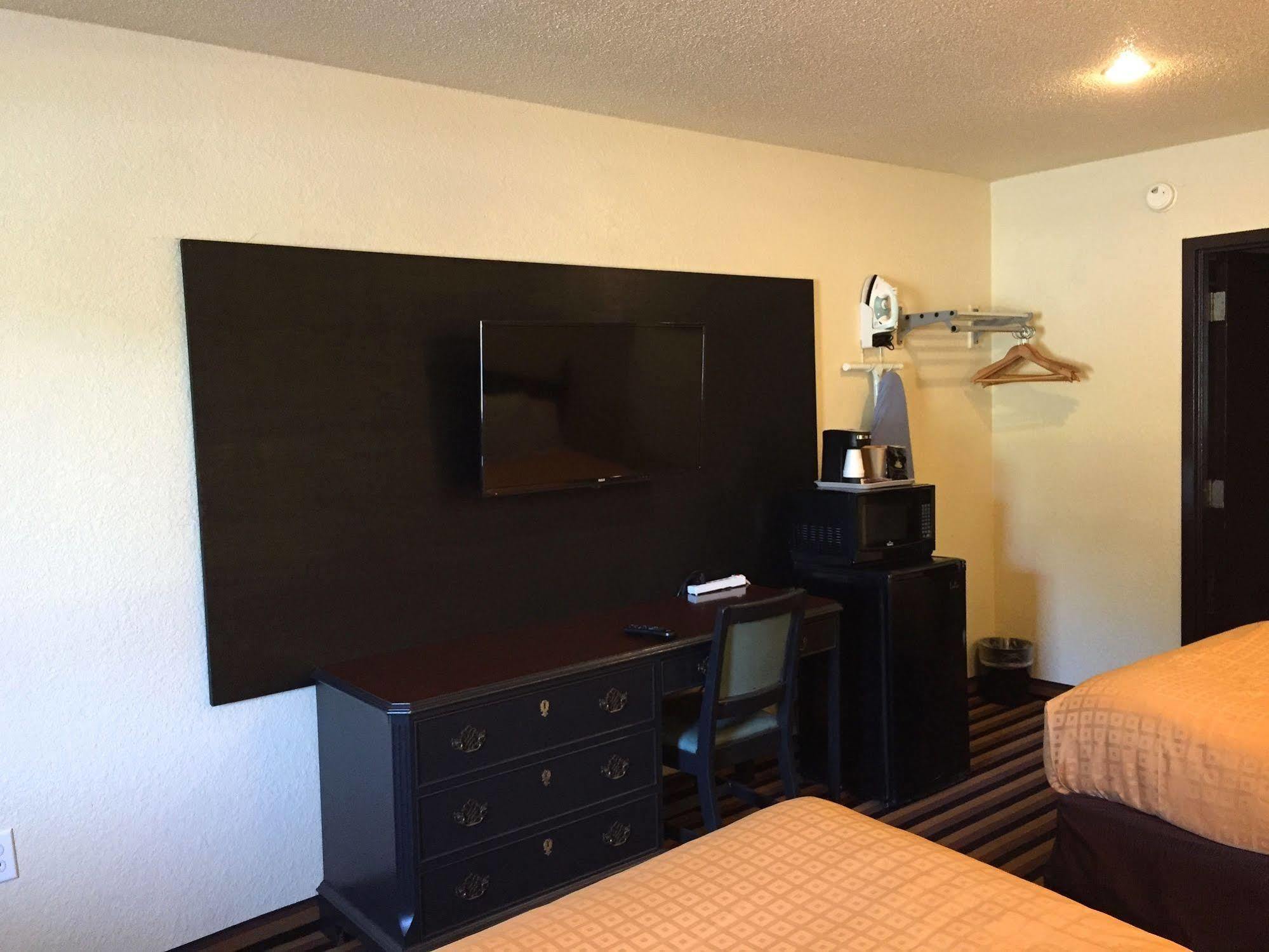 Travelers Inn Elizabeth City Exterior foto
